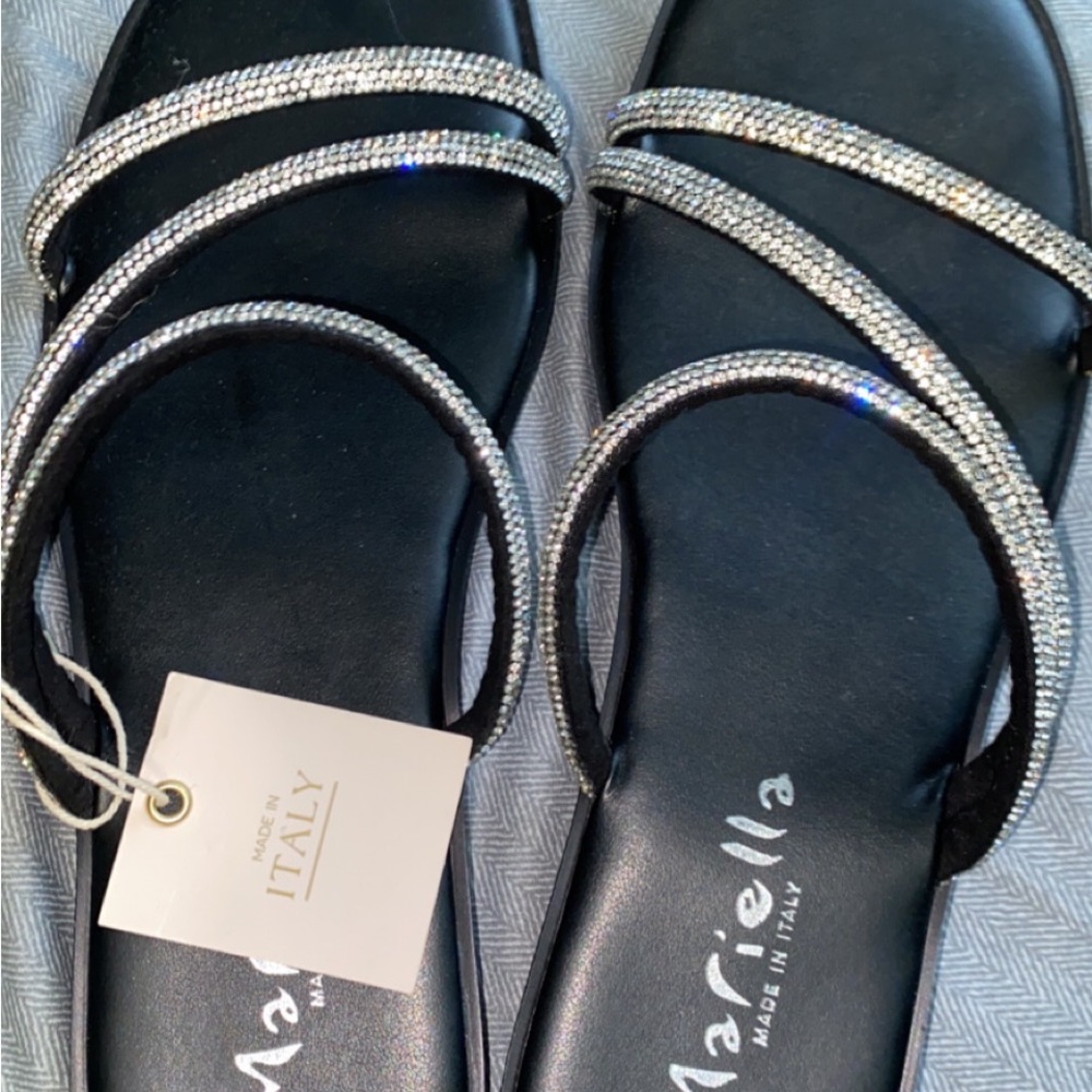 sparkly black sandals✨